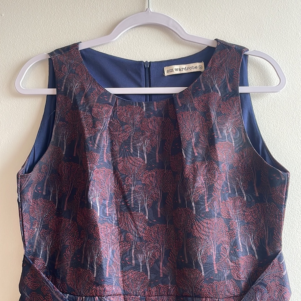 Gorgeous Tree Pattern Dress Medium . - Picture 2 of 7